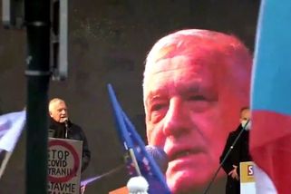 V Praze protestovalo na 3000 lidí, exprezident Klaus veřejně odmítl očkování - Seznam Zprávy